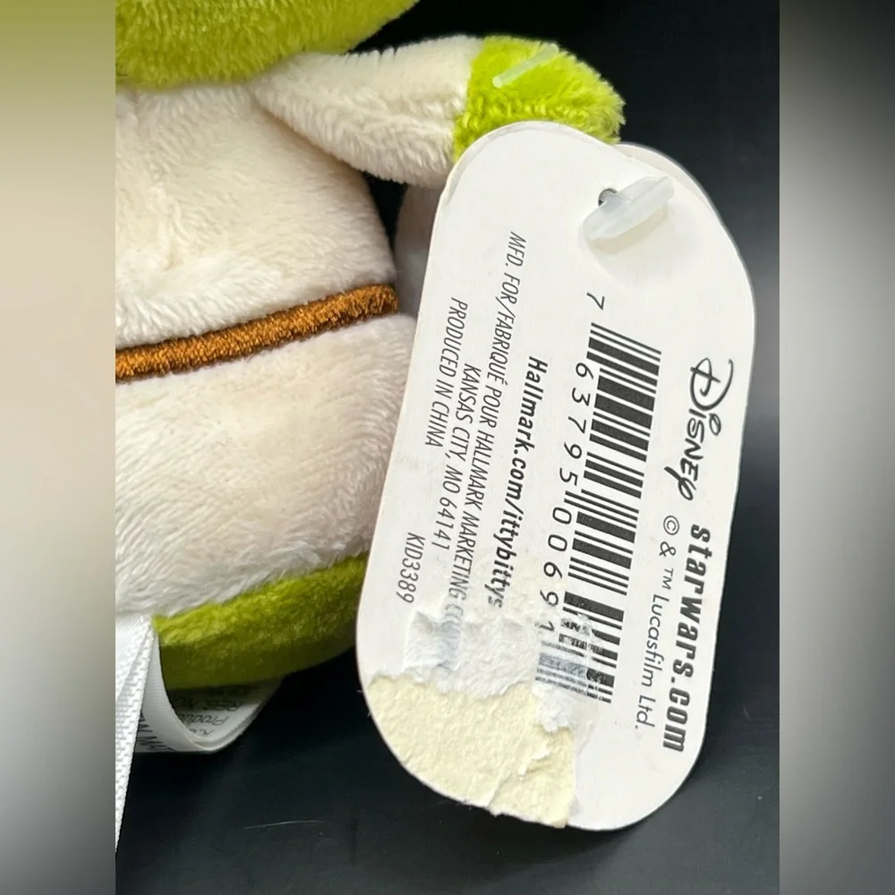 Hallmark Itty Bittys Star Wars Yoda Plush Toy - Green‎ and White, tag damage